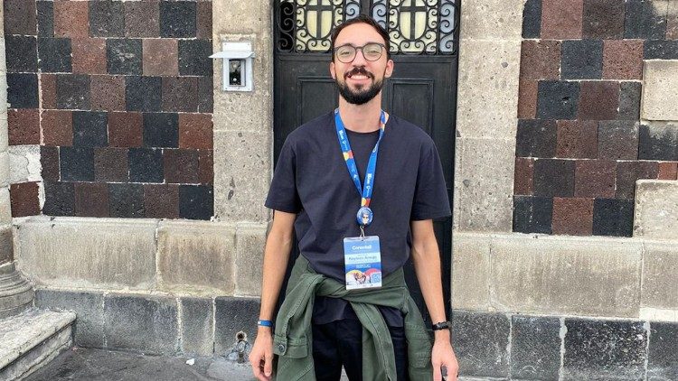 Raylson Ara&uacute;jo: entre v&iacute;deos e transmiss&otilde;es ao vivo, leva a Boa Nova a pessoas de todo o mundo.