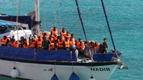 L&eacute;on XIV &agrave; Lampedusa, un p&egrave;lerinage de proximit&eacute; avec les migrants et les oubli&eacute;s