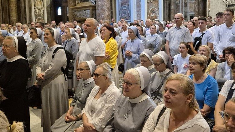 Polacy jak co tydzień licznie uczestniczą w czwartkowych Mszach św.