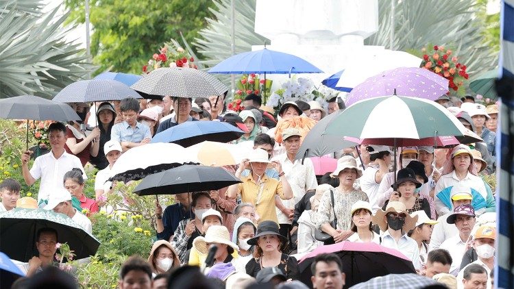 C&aacute;c t&iacute;n hữu về dự lễ phong Ch&acirc;n phước, ng&agrave;y 02.07.2026.