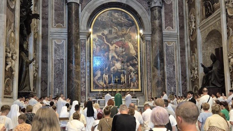 Polacy licznie uczestniczą w czwartkowych Mszach św.