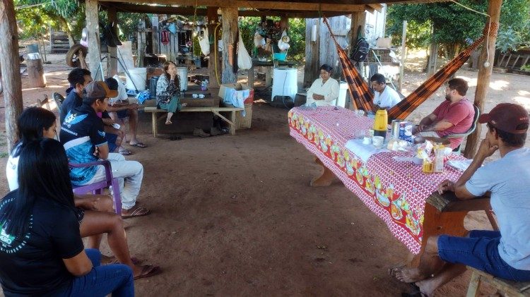 Encontro com os ind&iacute;genas (Foto:&copy;Povo Tanaru)