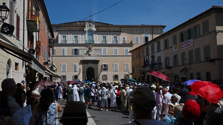 Na Piazza della Libert&agrave; w Castel Gandolfo