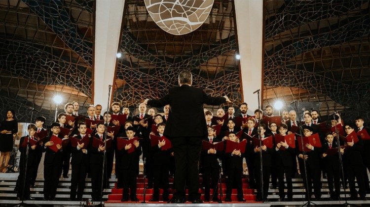 O Coro do Papa na Catedral Metropolitana de Bras&iacute;lia