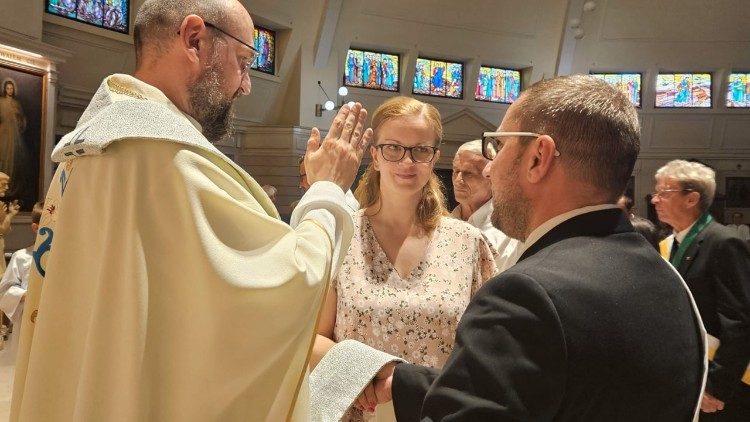 Dzień Męża i Żony w parafii św. Franciszka z Asyżu we Wrocławiu. Fot. Antek Bartoszko