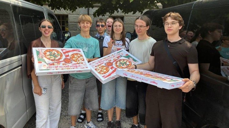 Momento de degustar a pizza italiana