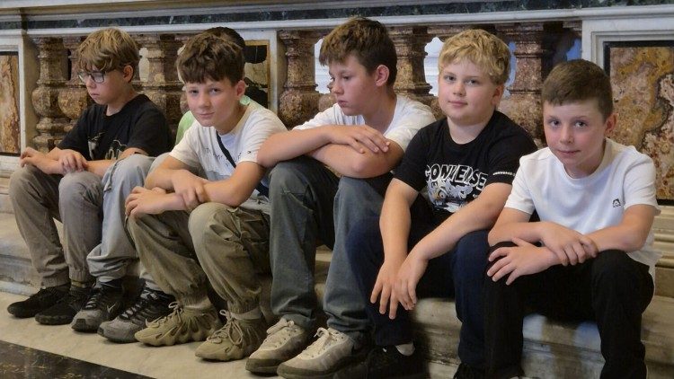 Ministranci z Lubicza G&oacute;rnego podczas Mszy św. przy grobie św. Jana Pawła II