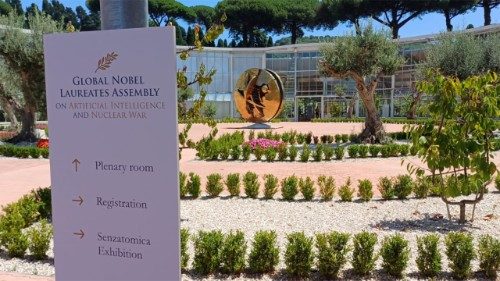 Borgo Laudato si’. Vera in prihodnost človeštva v dobi UI in jedrskega orožja