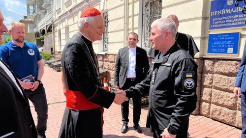 Le cardinal Zuppi quitte l’Ukraine: &laquo;Tous les efforts en faveur de la paix seront d&eacute;ploy&eacute;s&raquo;