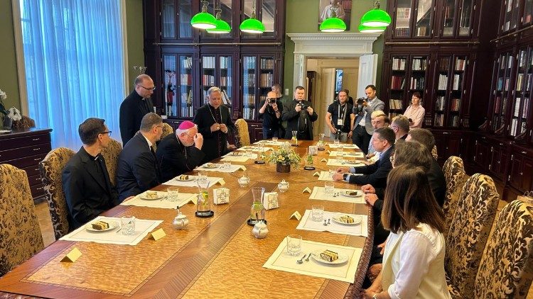 Rencontre avec les autorit&eacute;s civiles &agrave; Lviv.