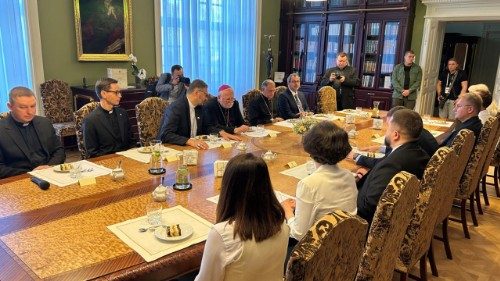 Abp Mokrzycki: czujemy bliskość Papieża, potrzebujemy nadziei