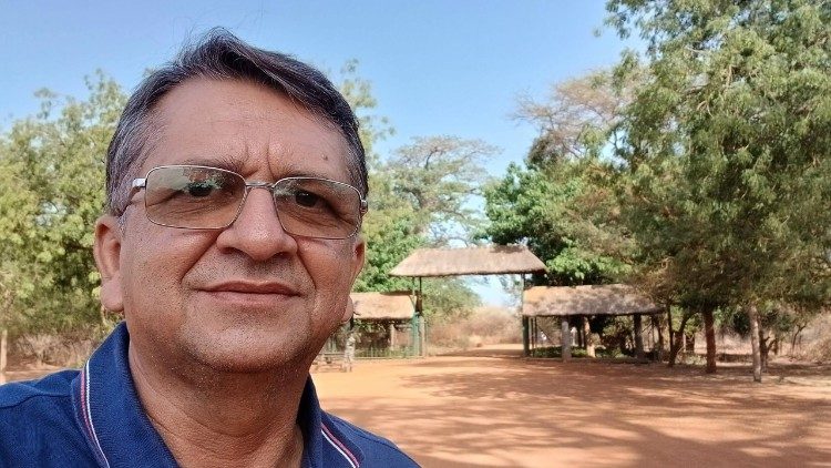 P. Ronaldo Lima acompanha o nascimento da Fazenda Esperan&ccedil;a no Senegal e da Guin&eacute;-Bissau