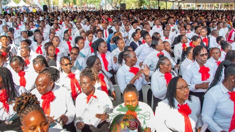 Kardinali Rugambwa: Kanisa liwe karibu zaidi na waamini wake