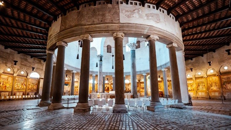 Santo Stefano Rotondo gehört zu den ältesten Rundkirchen der Welt.