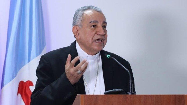 O arcebispo do Panam&aacute;, dom Jos&eacute; Domingo Ulloa Mendieta, no F&oacute;rum Internacional