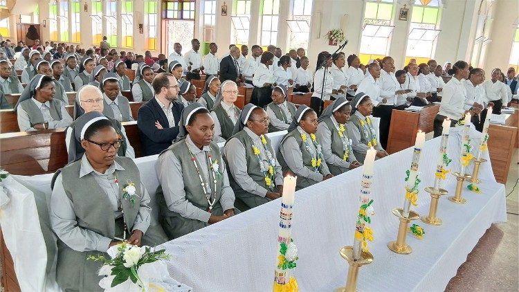 2026.07.24 Tanzania,Maisha ya Kanisa mahalia na miito mingi ya uptawa na upadre.