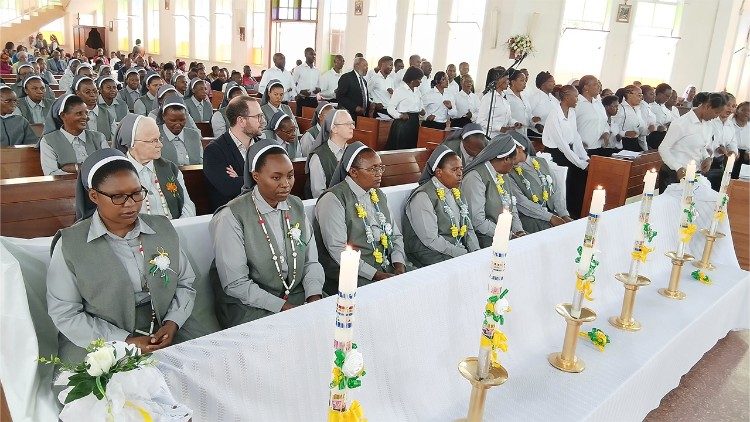 Masista wa Upendo, wa Mtakatifu Karoli Borromeo.