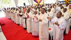 Askofu mkuu Gervas John Mwasikwabhila Nyaisonga, achaguliwa kuwa Rais mpya na Mheshimiwa Padre Andrew Kaufa kuwa Katibu mkuu mpya wa AMECEA kwa kipindi cha Miaka minne.