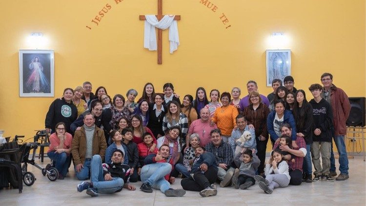 Santa Monica è un'autentica casa di misericordia che riunisce bambini, ragazzi e giovani coppie