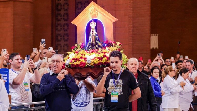 Participantes do encontro no Santuário Nacional de Nossa Senhora Aparecida