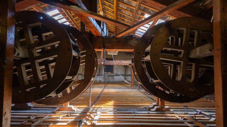 Teatro Giovanni Battista Pergolesi, Jesi: i macchinari storici conservati nella torre scenica