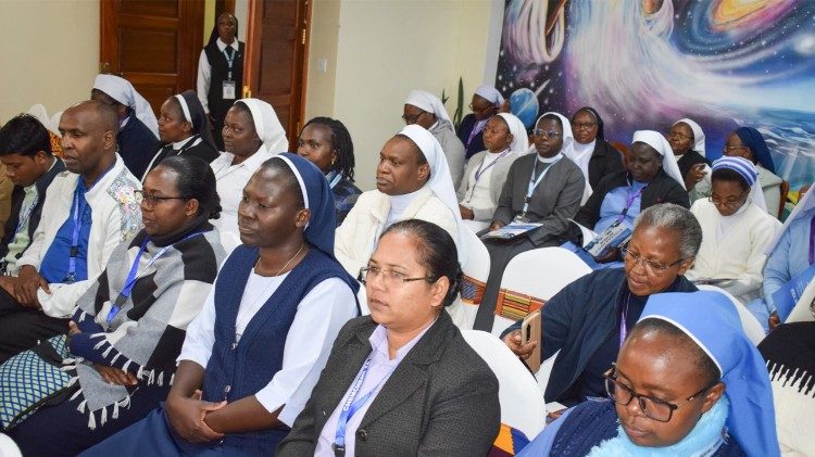 Wanasheria watawa katoliki barani Afrika wakisikiliza hotuba