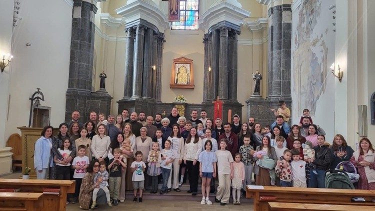 Реколекції для родин під проводом францисканців конвентуальних у Санктуарії Матері Божої Більшівецької  