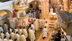 Kunigystės šventimai Telšių katedroje (Giedriaus Tamaševičiaus nuotrauka)