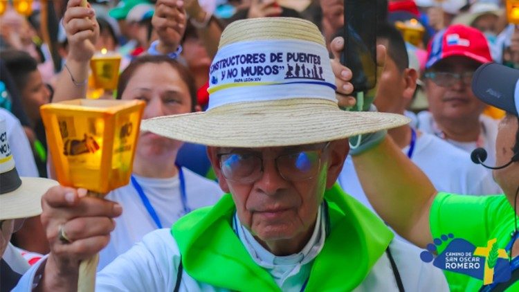 El cardenal peregrinando