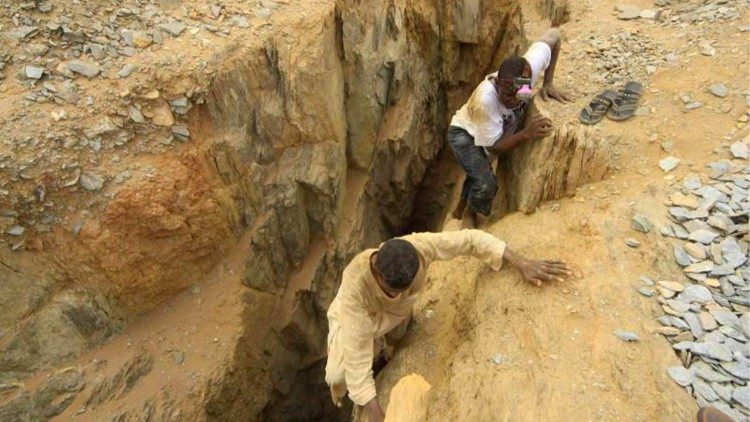 Atividade de minera&ccedil;&atilde;o na &aacute;rea de Jebel Amerr, Darfur
