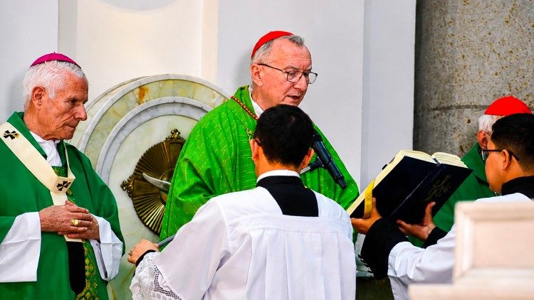 Cardeal Pietro Parolin preside a Santa Missa