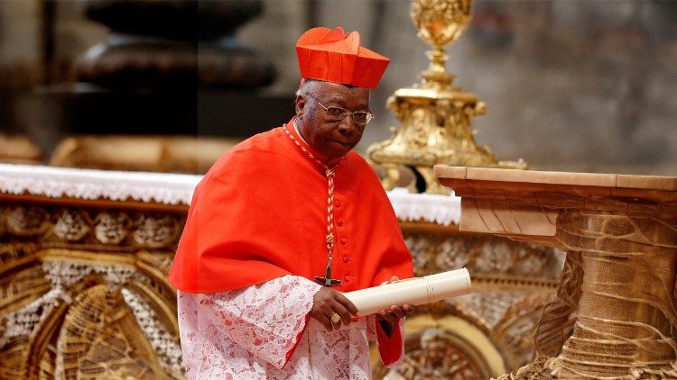 Kardinal Dom Júlio Duarte Langa, zaslužni škof Xai-Xaija (Mozambik).