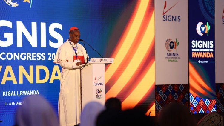 Su Eminencia el Cardenal Antoine Kambanda, Arzobispo de Kigali y Presidente de la Conferencia Episcopal de Ruanda. 