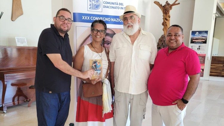 Di&aacute;cono brasileiro d&aacute; testemunho em Congresso Nacional dos Di&aacute;conos da It&aacute;lia