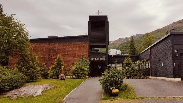 Die Christ K&ouml;nig Kirche in Narvik feierte im Juni den 50. Jahrestag ihres Bestehens - Foto Pfarrei Christ K&ouml;nig