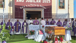 Funeral do Cardeal Dom Júlio Duarte Langa no Santuário Nossa Senhora de Lourdes, em Chonguene, Moçambique