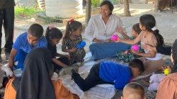En Cisjordanie, camp d'été organisé par les Sœurs Comboniennes pour les enfants bédouins.