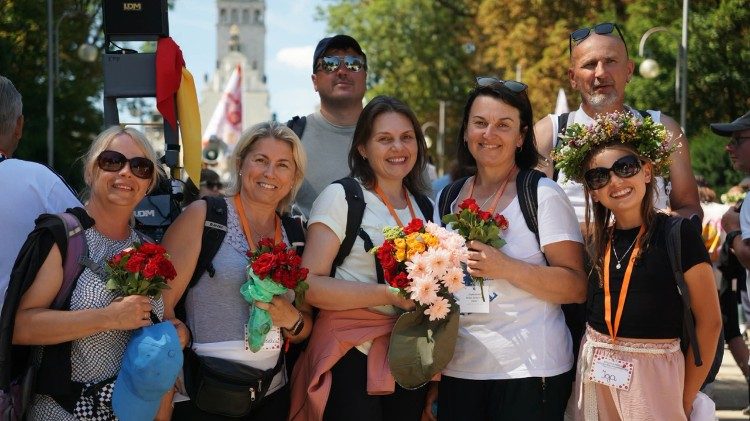 Altri scatti e sorrisi dai pellegrinaggi a Jasna G&oacute;ra 