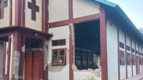 ഇന്തോനേഷ്യയിലെ ഭൂകമ്പം: ദൈവപരിപാലനയിൽ ആശ്രയം വച്ചും ദുരന്തബാധിതരെ ചേർത്തുപിടിച്ചും സഭ