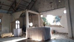 ഭൂകമ്പത്തിൽ തകർന്ന ഒരു ദേവാലയത്തിന്റെ ചിത്രം