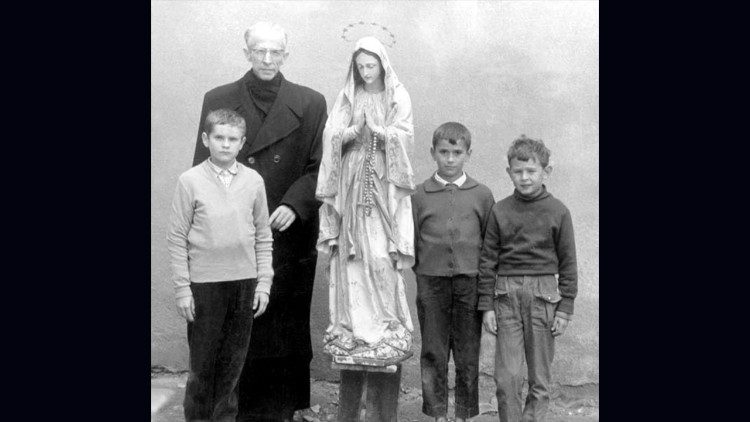 La derni&egrave;re photographie du p&egrave;re Findysz, dont la sant&eacute; avait &eacute;t&eacute; ruin&eacute;e par l’emprisonnement et le manque de soins m&eacute;dicaux.