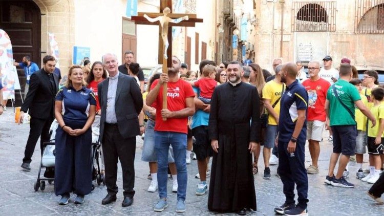 La  Croce degli sportivi a Taranto per i Giochi del Mediterraneo 2026