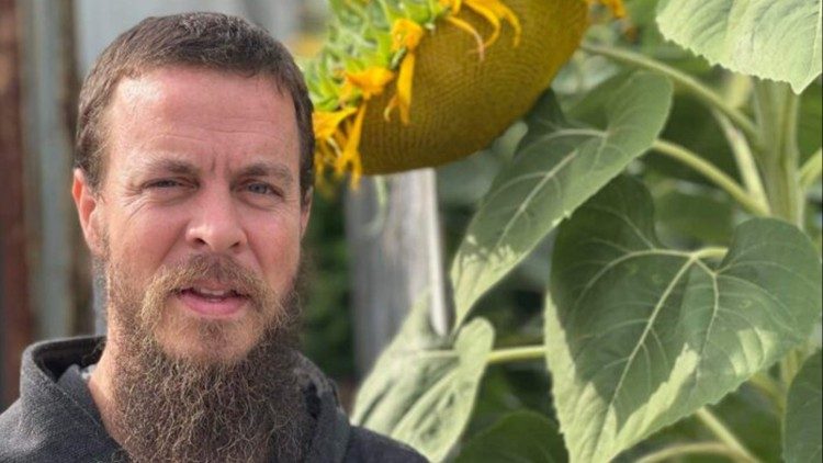 P. Sean, da Congregação dos Franciscanos da Observância Primitiva dos Estados Unidos, vai entrar na Ordem dos Frades Menores Capuchinhos de Cabo Verde