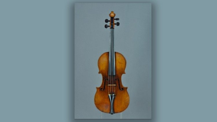 Il violino Costa del 1764 che sar&agrave; utilizzato nel concerto