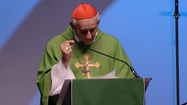 Il cardinale Matteo Zuppi presiede la Messa al Meeting di Rimini