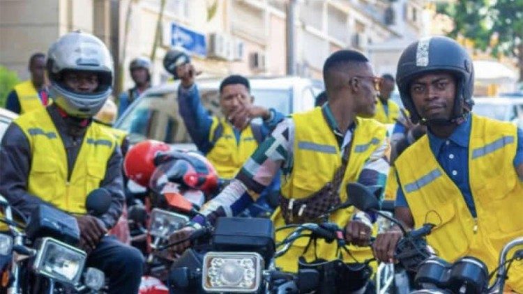 Motoqueiros felizes com a iniciativa