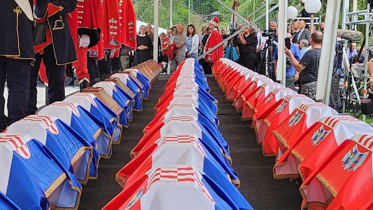500 žrtava u 81-om lijesu u znaku 81 godine od pogubljenja (Foto: Marina Furjan)