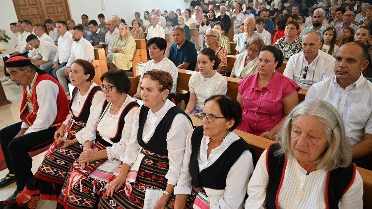 Vjernici su na župnu svetkovinu ispunili crkvu u Zemuniku Donjem (Foto: Ines Grbić)