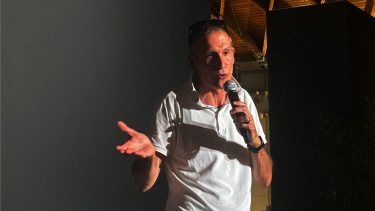 Il prof. Davide Maino