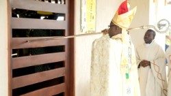 Dédicace de l’église paroissiale Saint-Étienne par Mgr Jean-Salomon Lezoutié, évêque de Yopougon